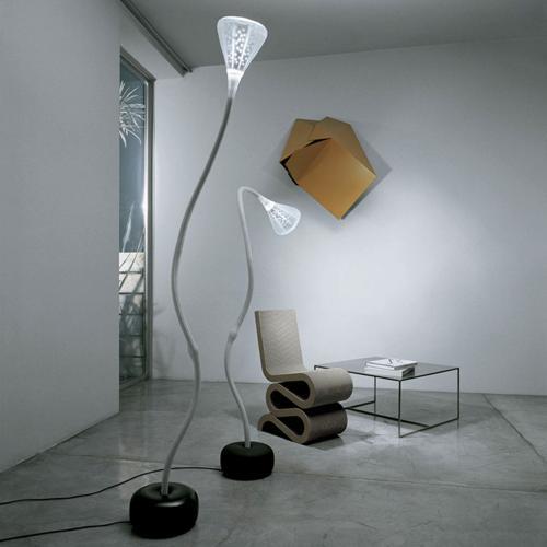 Direct light adjustable floor lamp | Pipe by Artemide