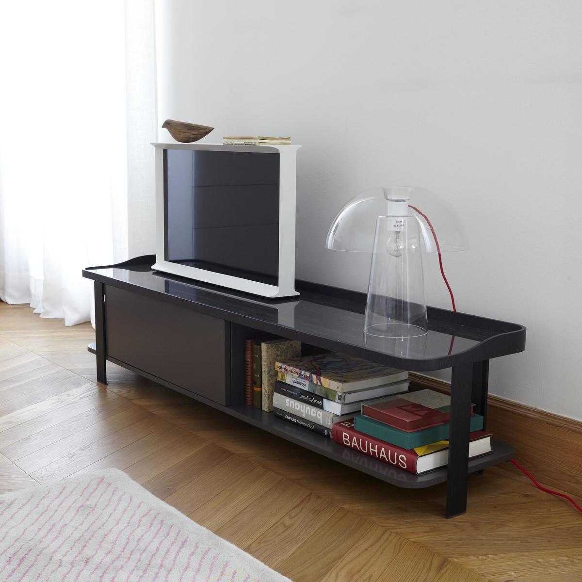 Low wood veneer TV cabinet | Postmoderne by Ligne Roset