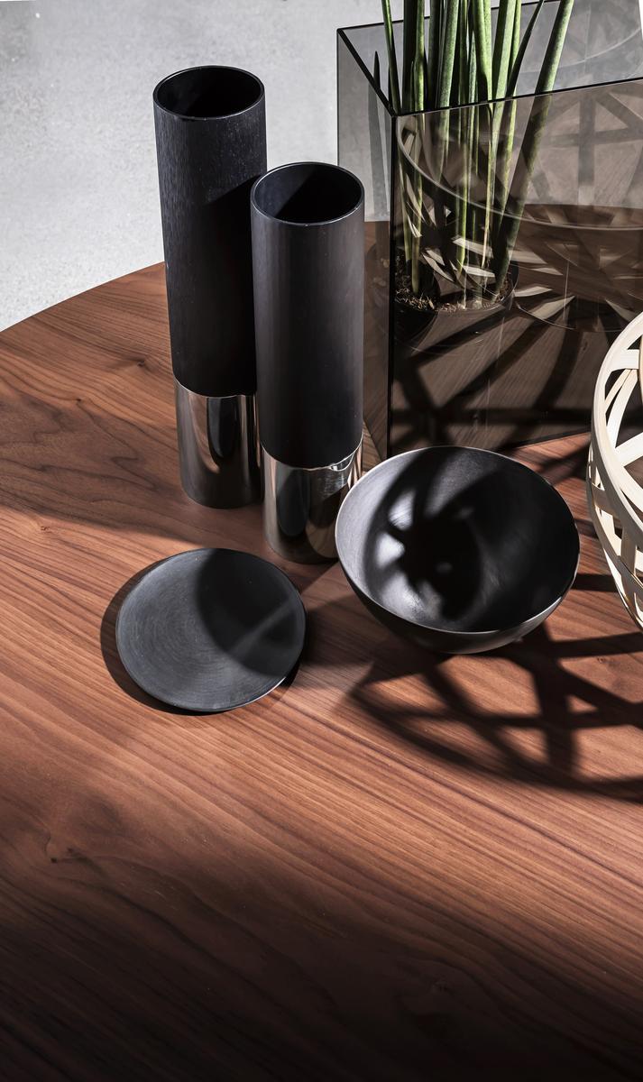 Round wooden dining table | Flûte Wood by Sovet