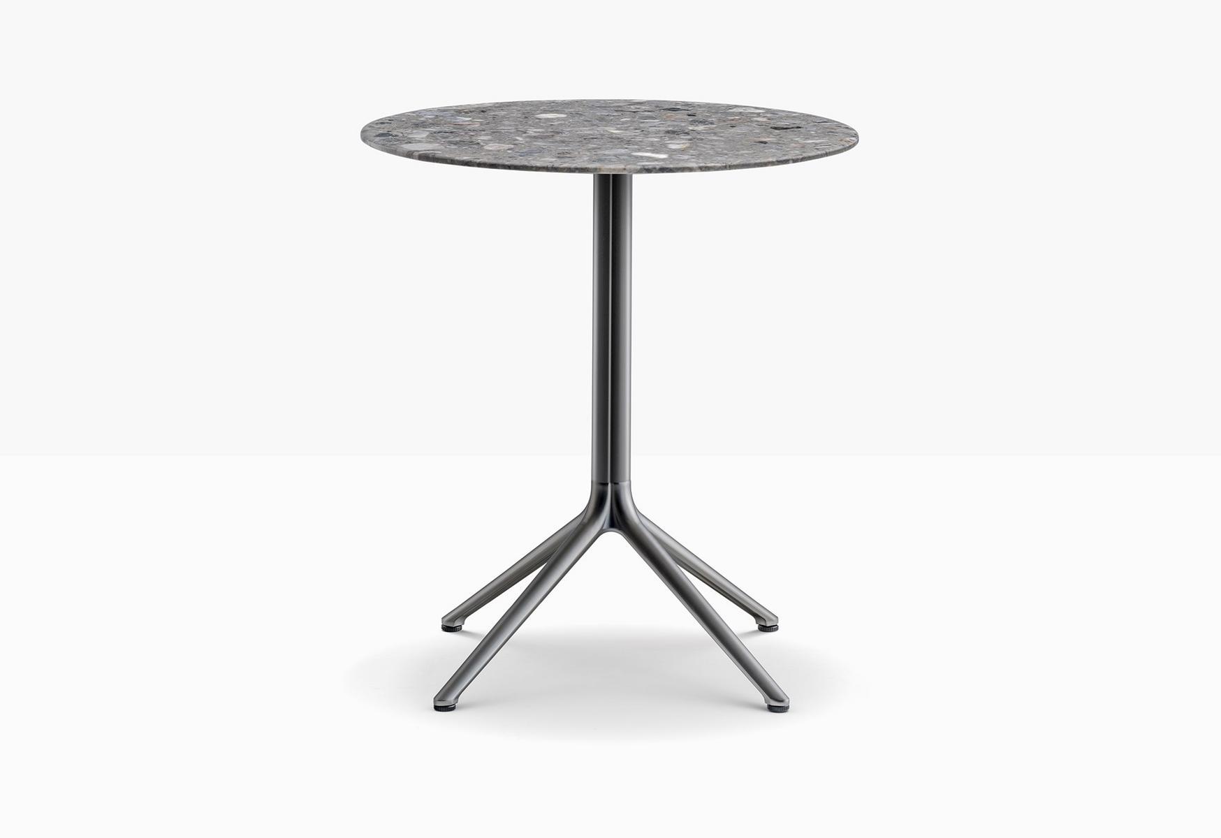 Aluminium table with 4-star base | Elliot 5475 by Pedrali