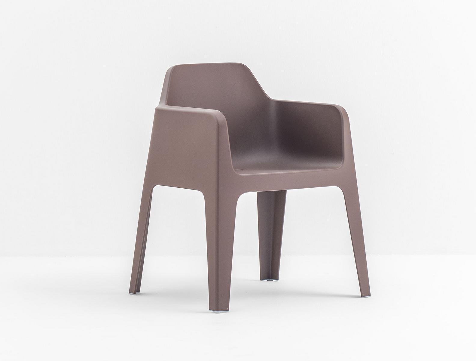 Stackable polypropylene chair | Plus 630 by Pedrali