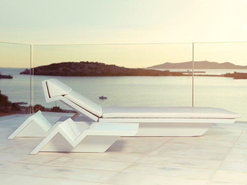 Garden side table | Rest by Vondom