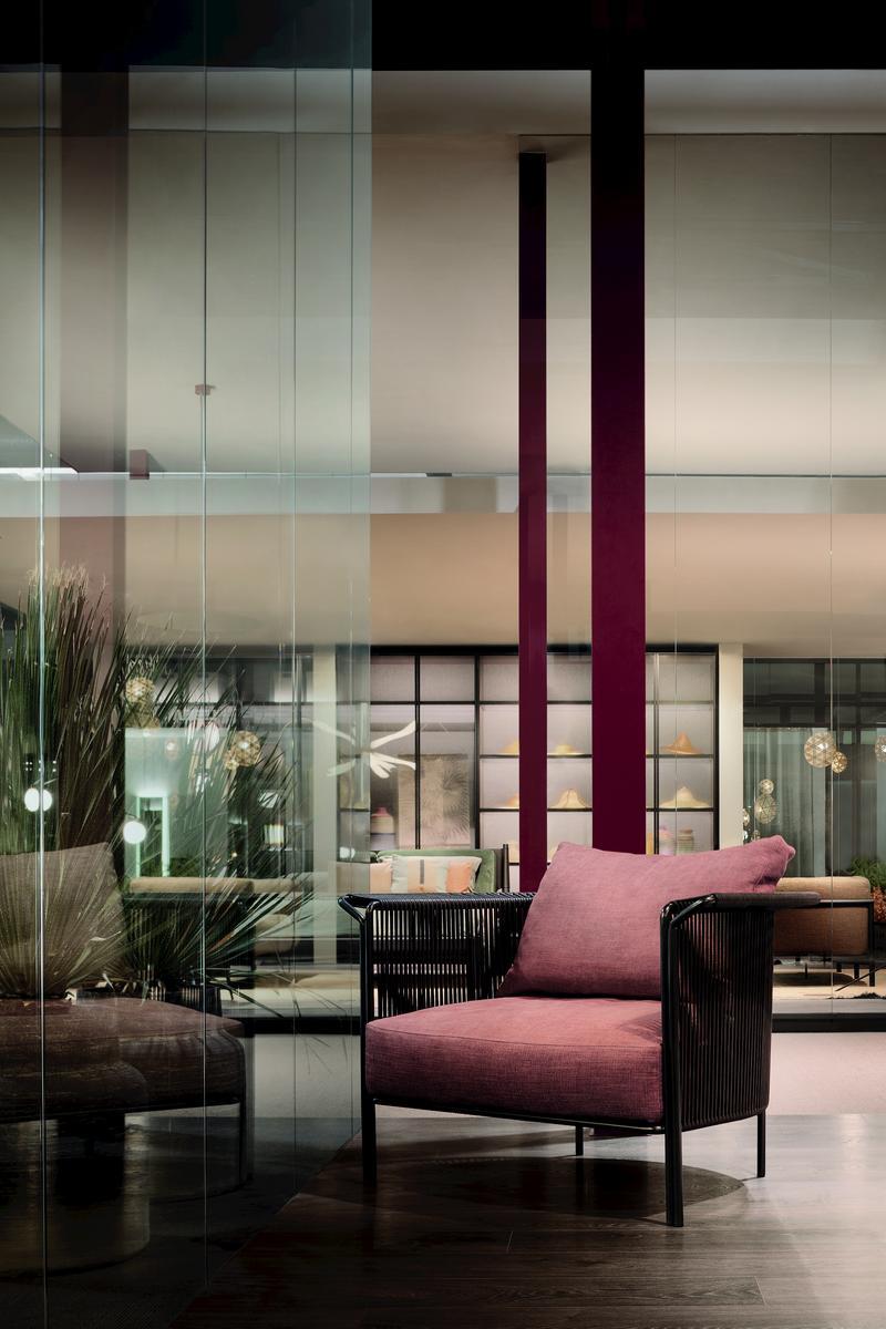 Tanned leather and fabric armchair with armrests | Alton by Lema