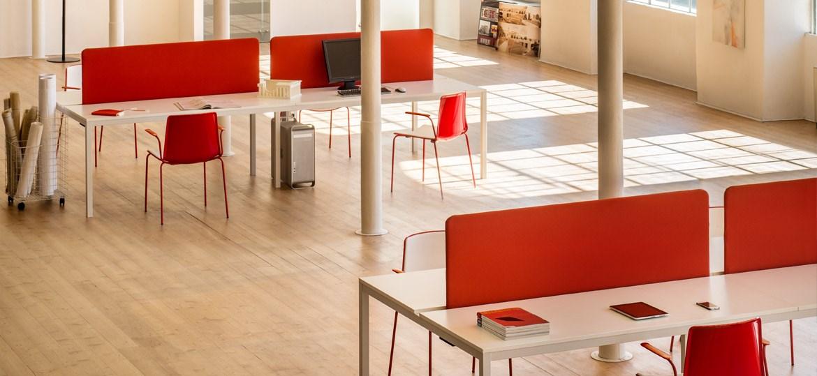 Upholstered chair with armrests | Tweet 895/2 by Pedrali