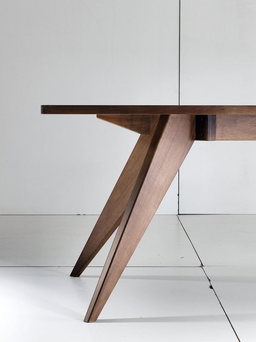 Rectangular solid wood dining table | Kirk by Martini interiors