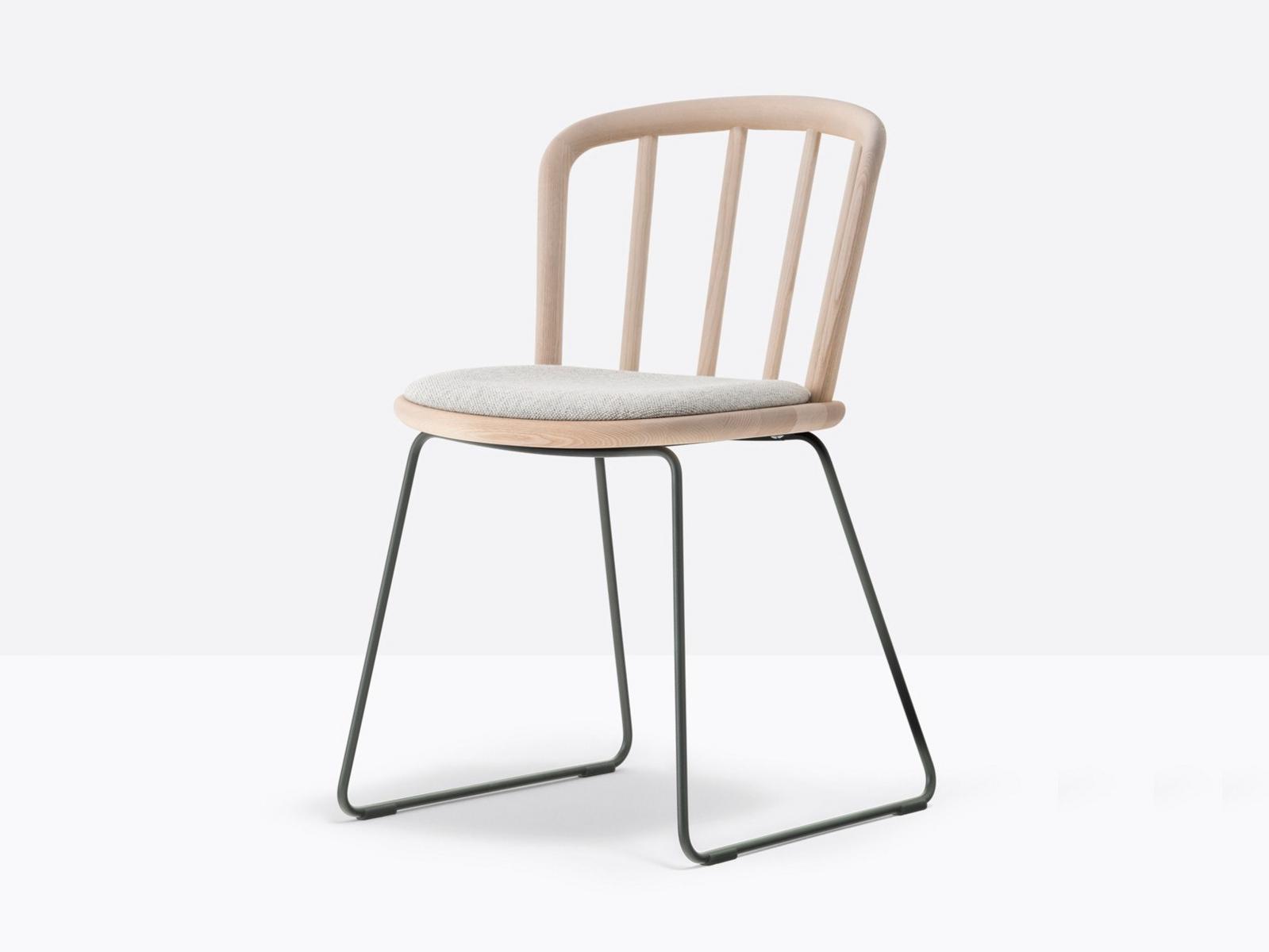 Sled base ash chair with integrated cushion | Nym 2851 by Pedrali