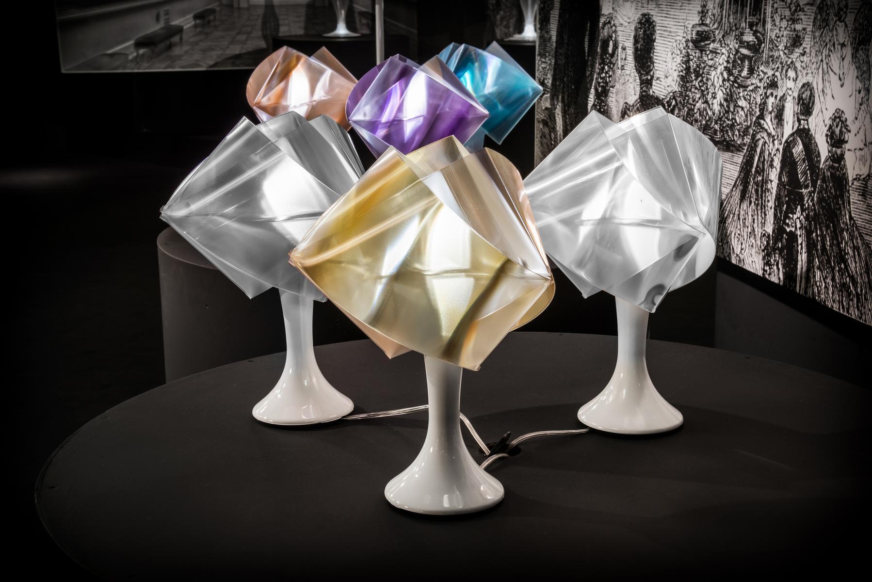 LED Lentiflex® table lamp | Gemmy Prisma by Slamp