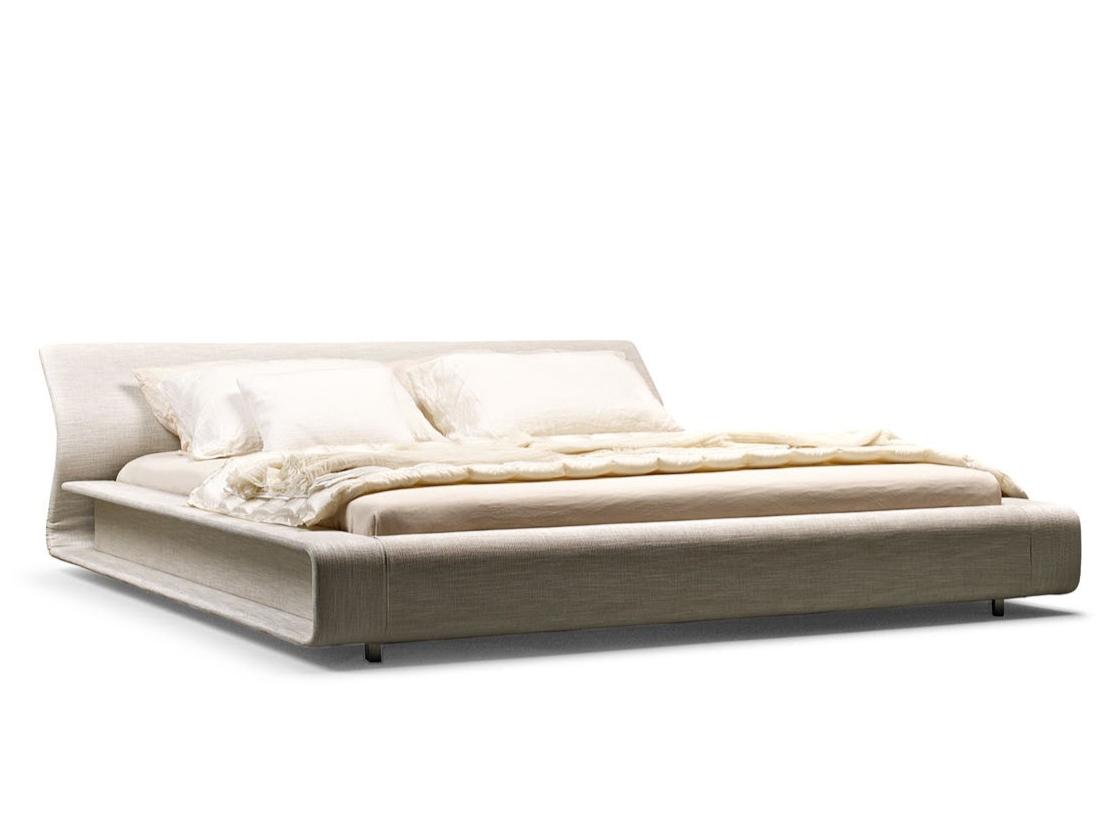 Double bed with adjustable headrest | Clip by Molteni