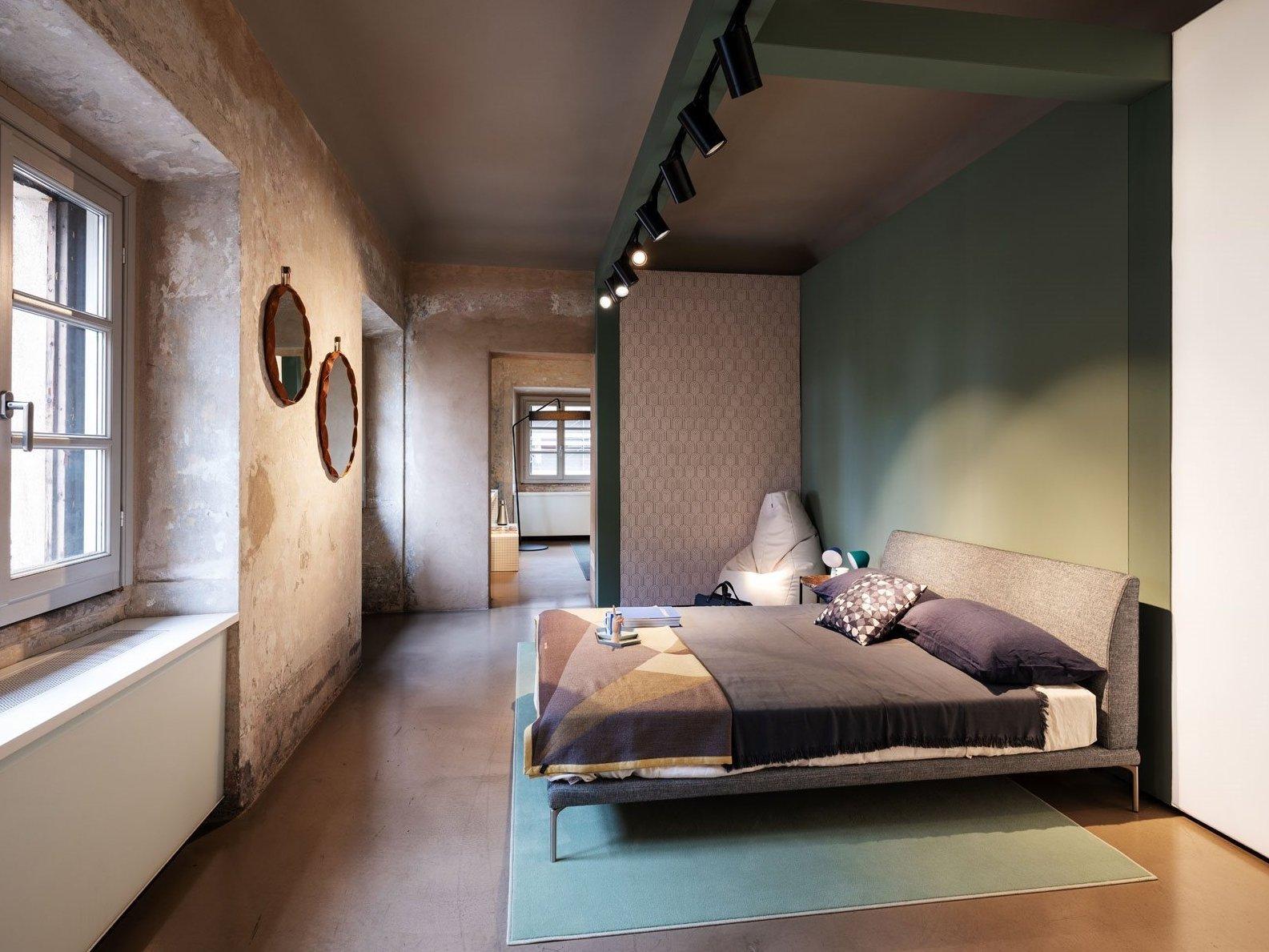 Double bed with upholstered headboard | Talamo 1883/1884 by Zanotta