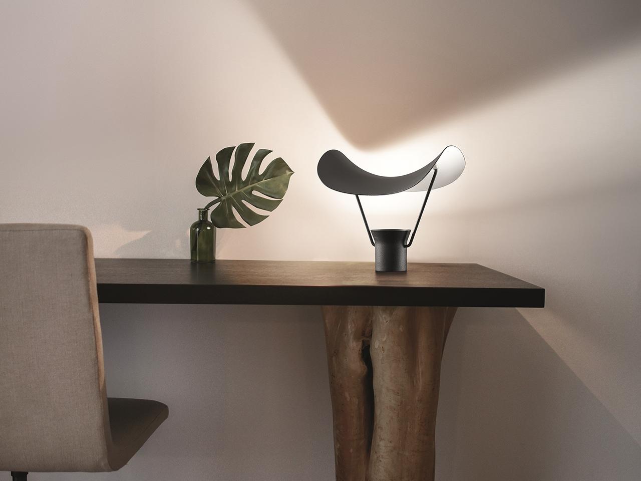 LED painted metal table lamp | Vollee Tl by Masiero