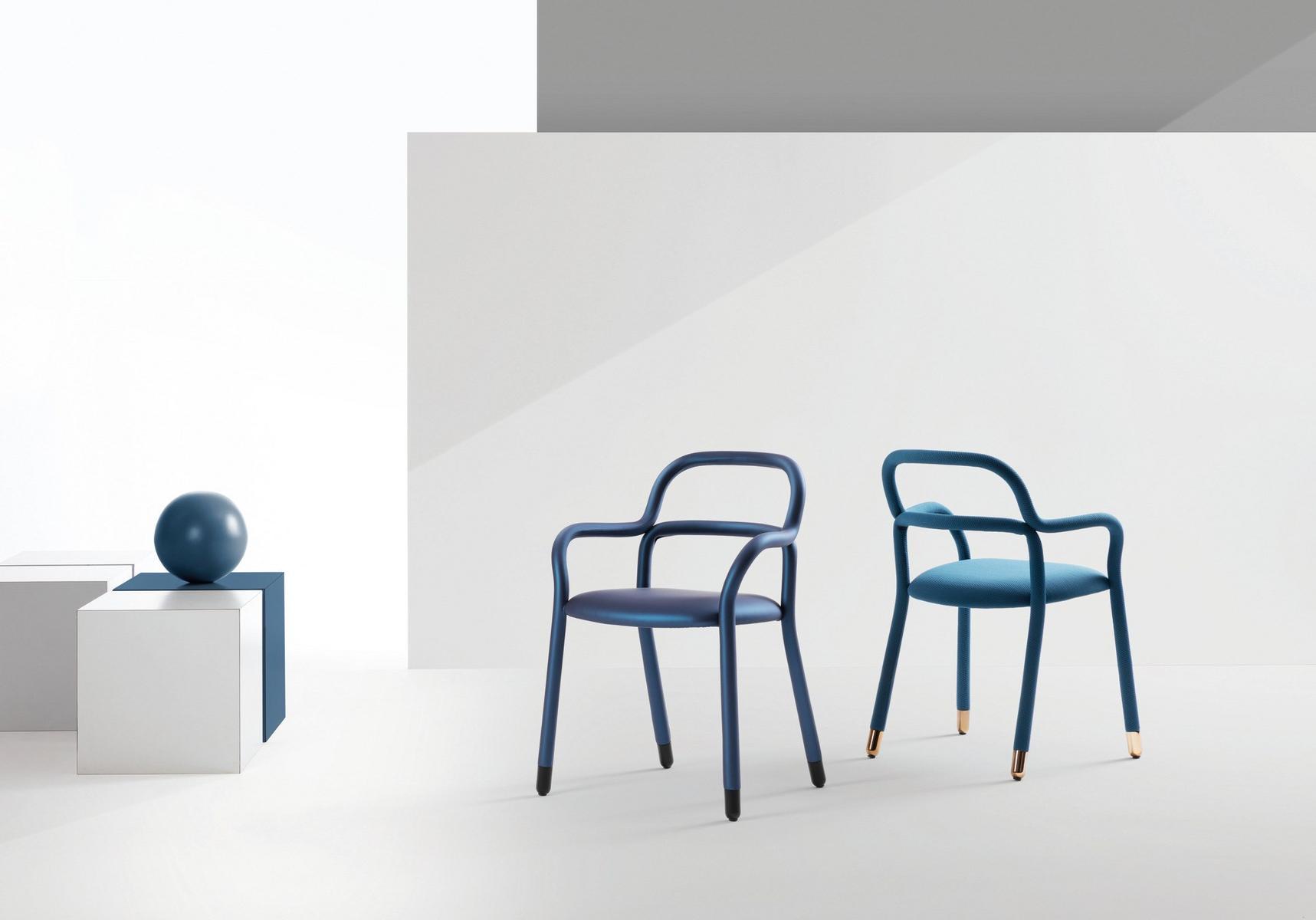 Armchair with four legs frame upholstered in fabric | Pippi P by Midj