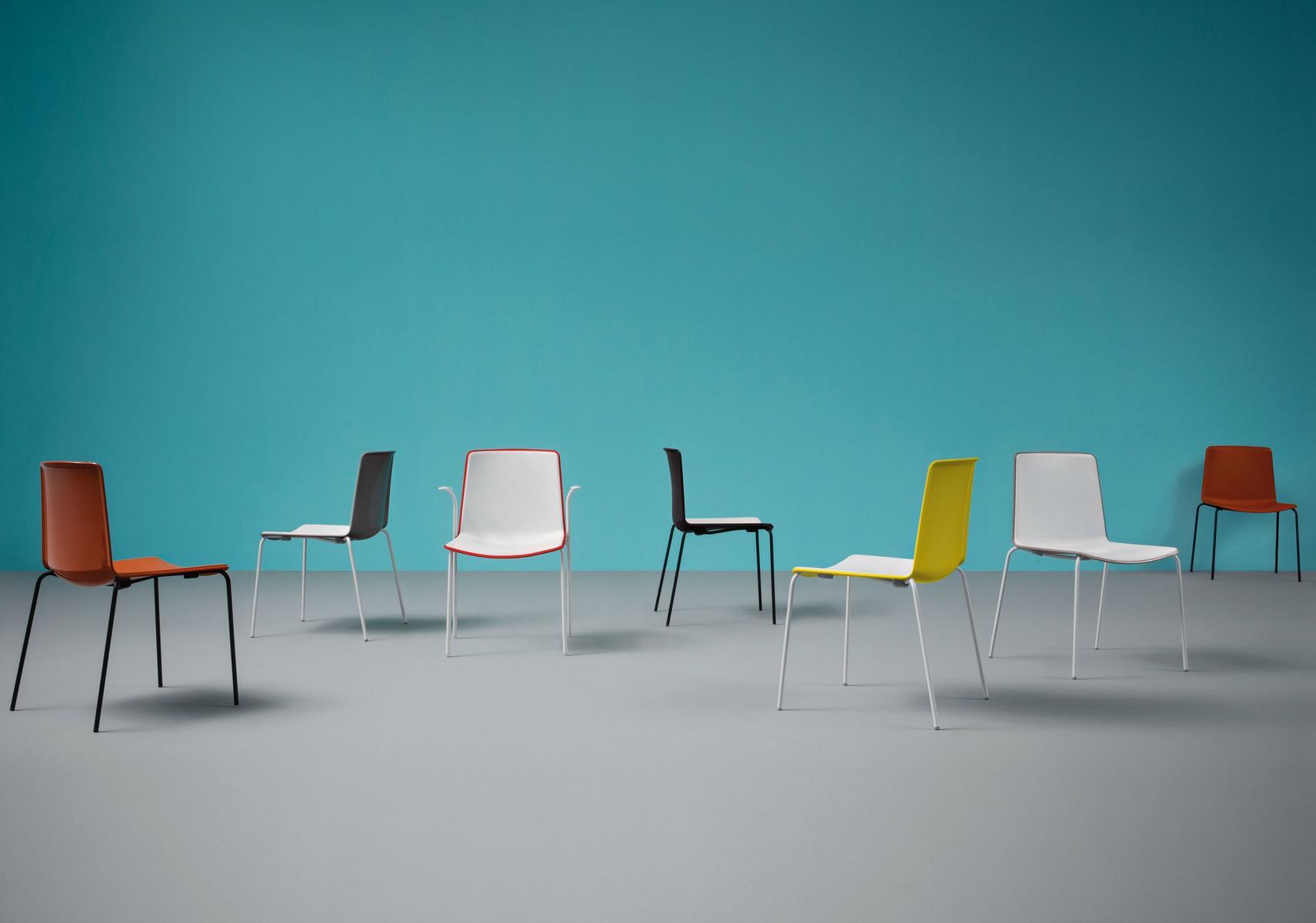 Stackable plastic restaurant chair with armrests | Tweet 895 by Pedrali