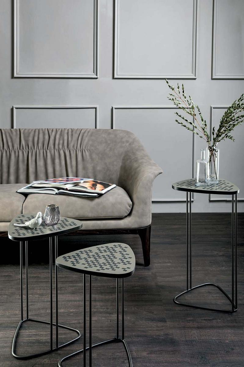 Triangular MDF high side table | Mix by Tonin Casa