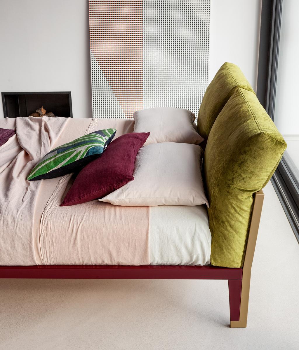 Double bed with upholstered headboard | Moglie E Marito by Bonaldo