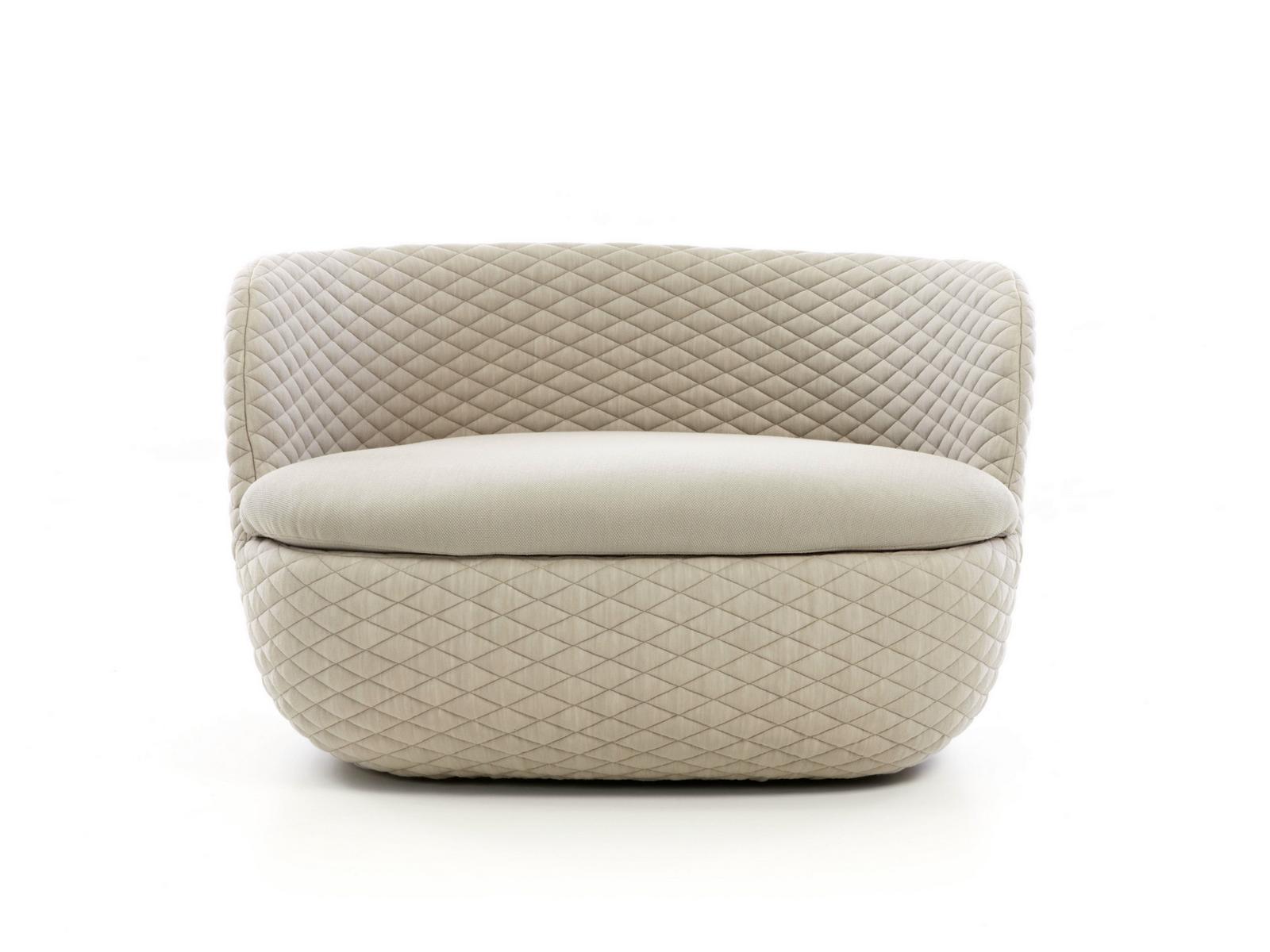 Upholstered armchair with armrests | Bart Armchair Basic by Moooi