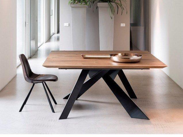 Square oak dining table | Toledo by Altacorte