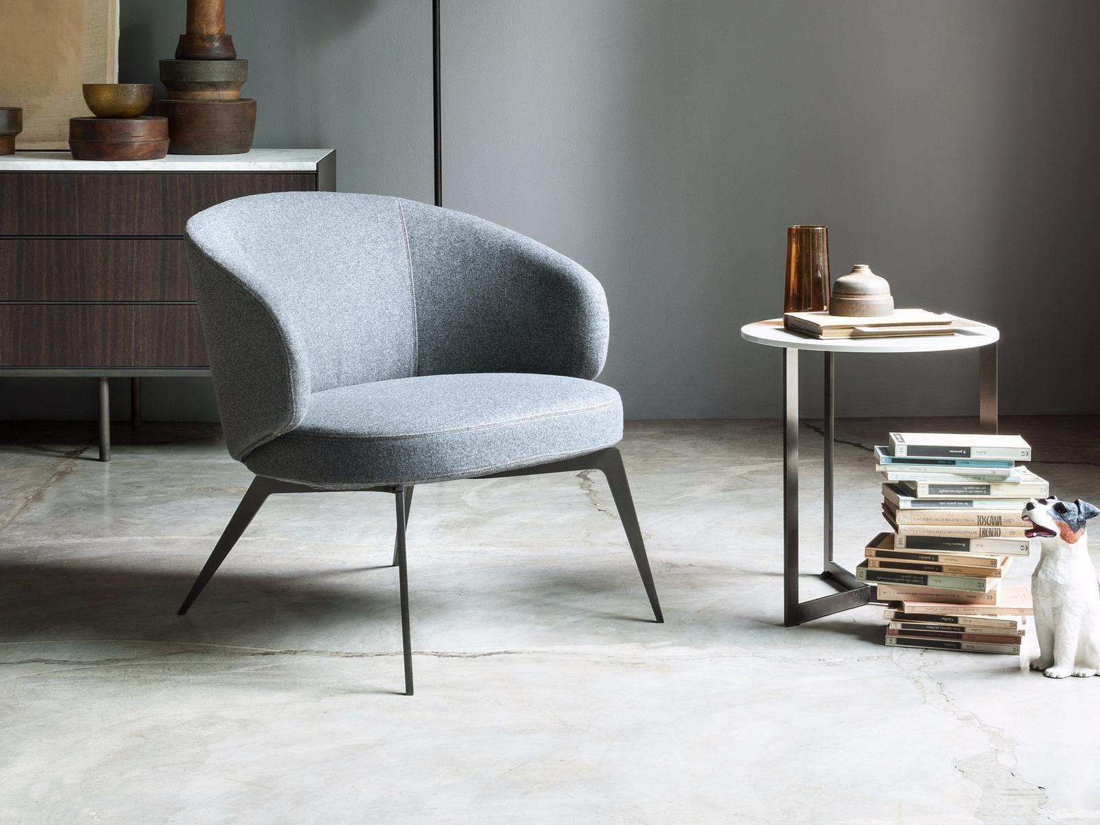 Upholstered easy chair with armrests | Bice by Lema