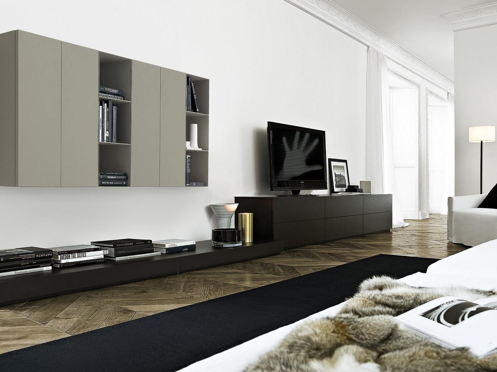 Sectional TV wall system | Sintesi by Poliform