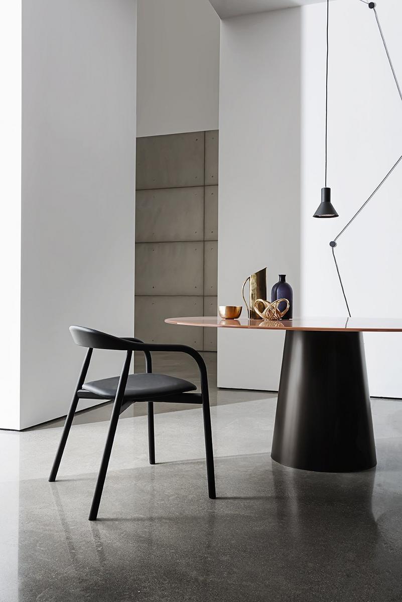 Round glass table | Totem by Sovet
