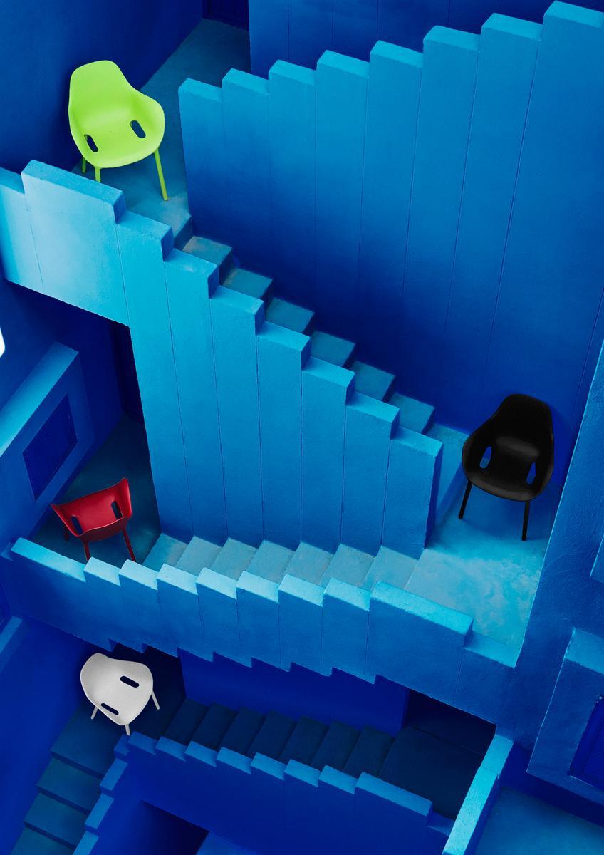 Stackable polypropylene chair with armrests | Sabinas by Vondom