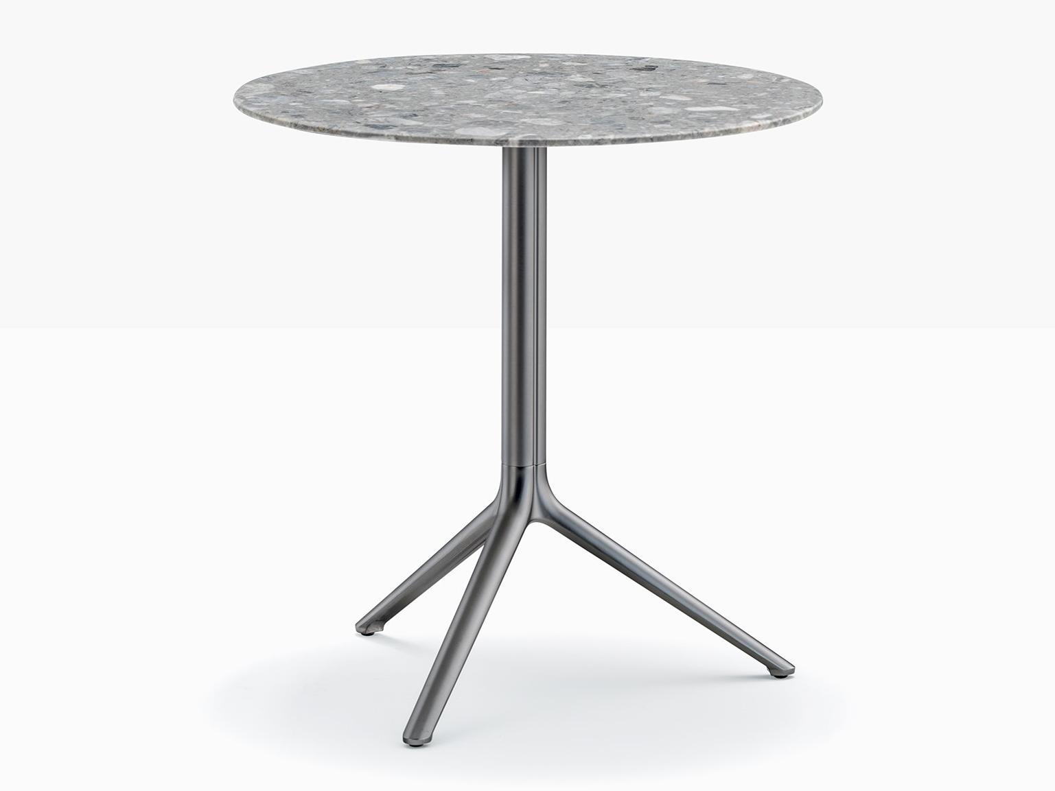 Round aluminium table with 4-star base | Elliot 5470 by Pedrali
