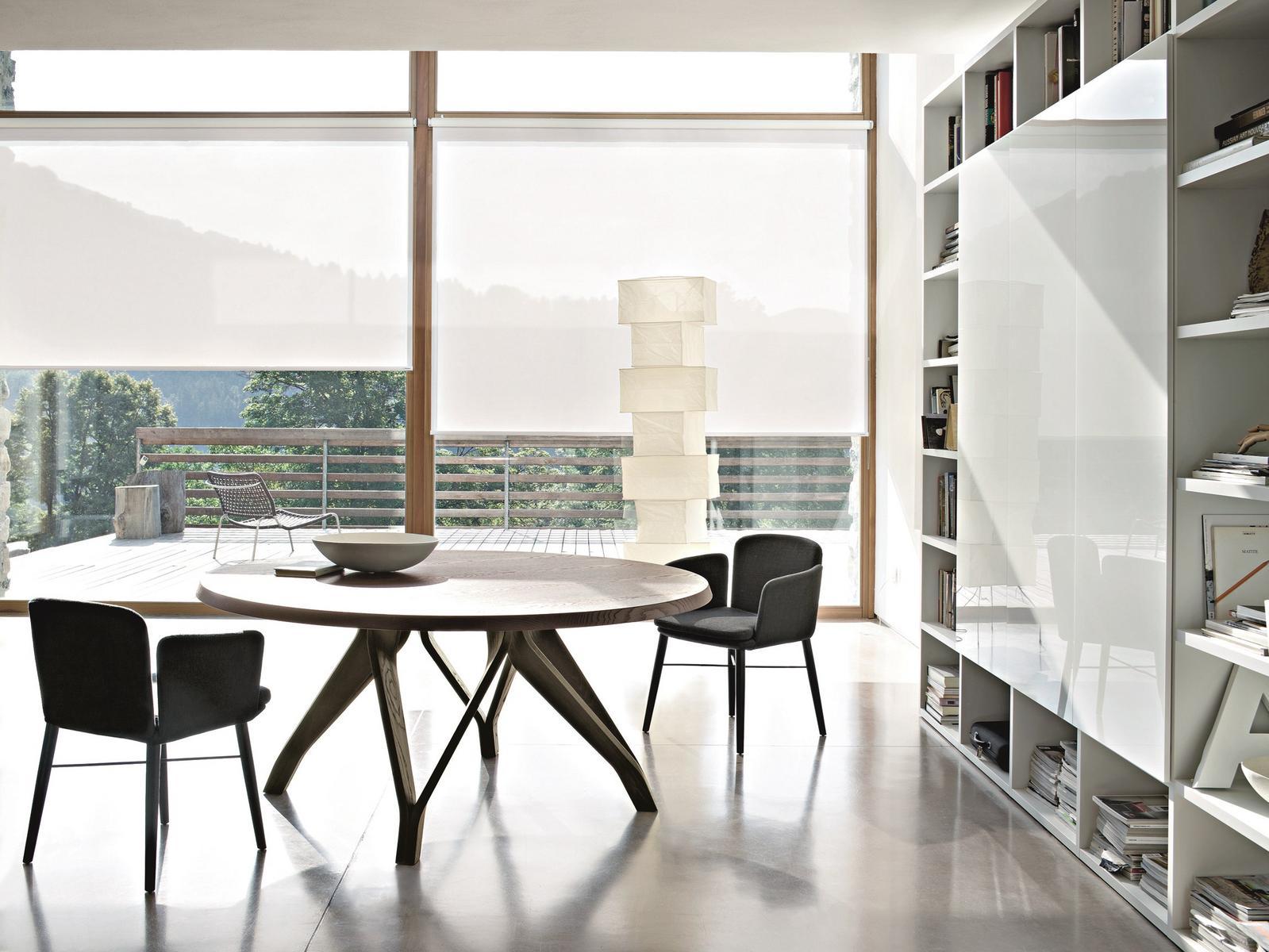 Fabric easy chair with armrests | Tabby by Lema