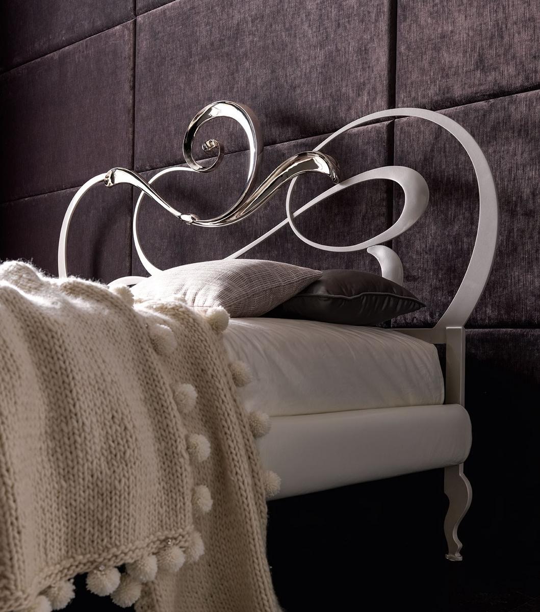 Double bed | Scarlet by Corte Zari