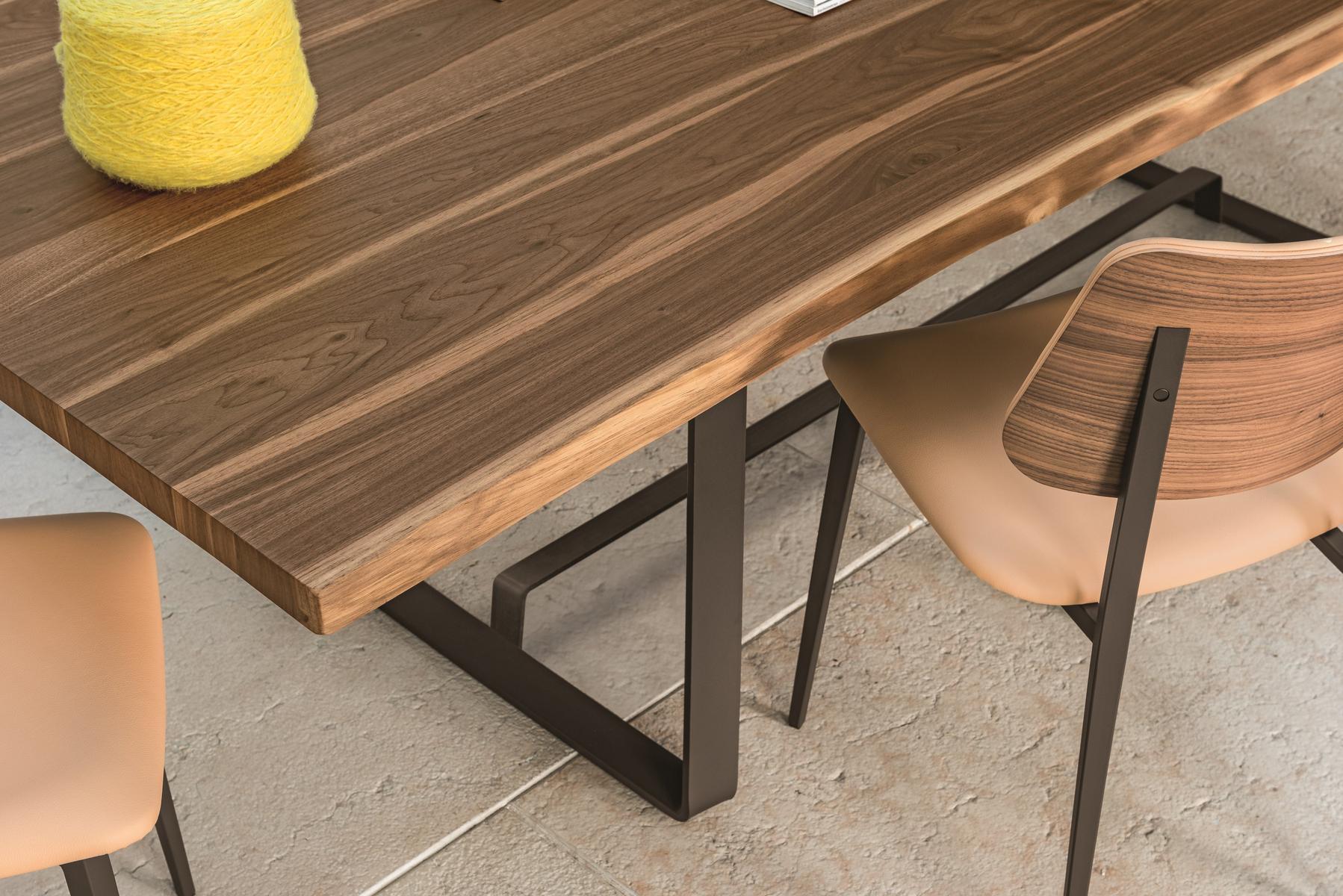 Rectangular solid wood table | Alfred by Midj