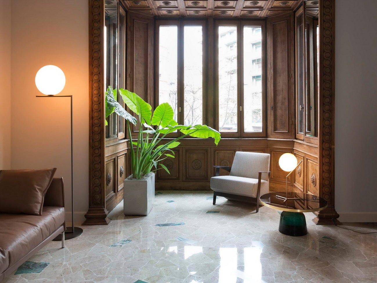 Brass table lamp with dimmer | Ic Lights T1 High by Flos