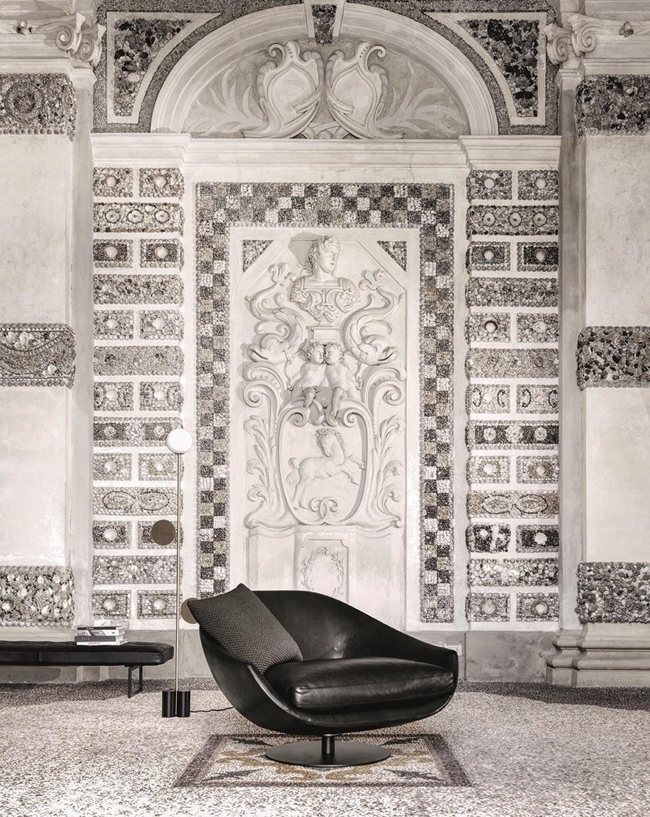 Swivel leather armchair with removable cover with armrests | Avì by Desiree