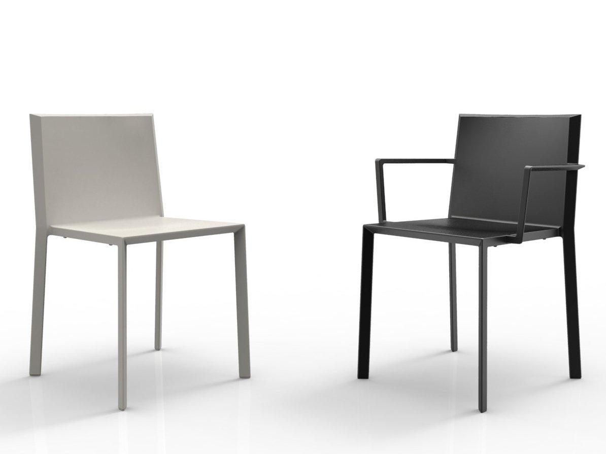 Polyamide garden chair with armrests | Quartz by Vondom