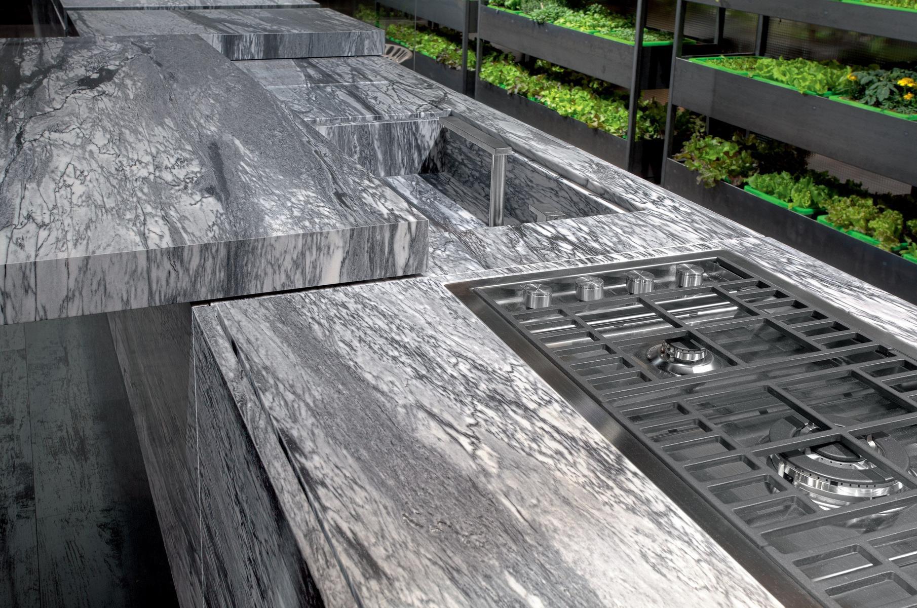 Kitchen with island Rossana K-in / K-out