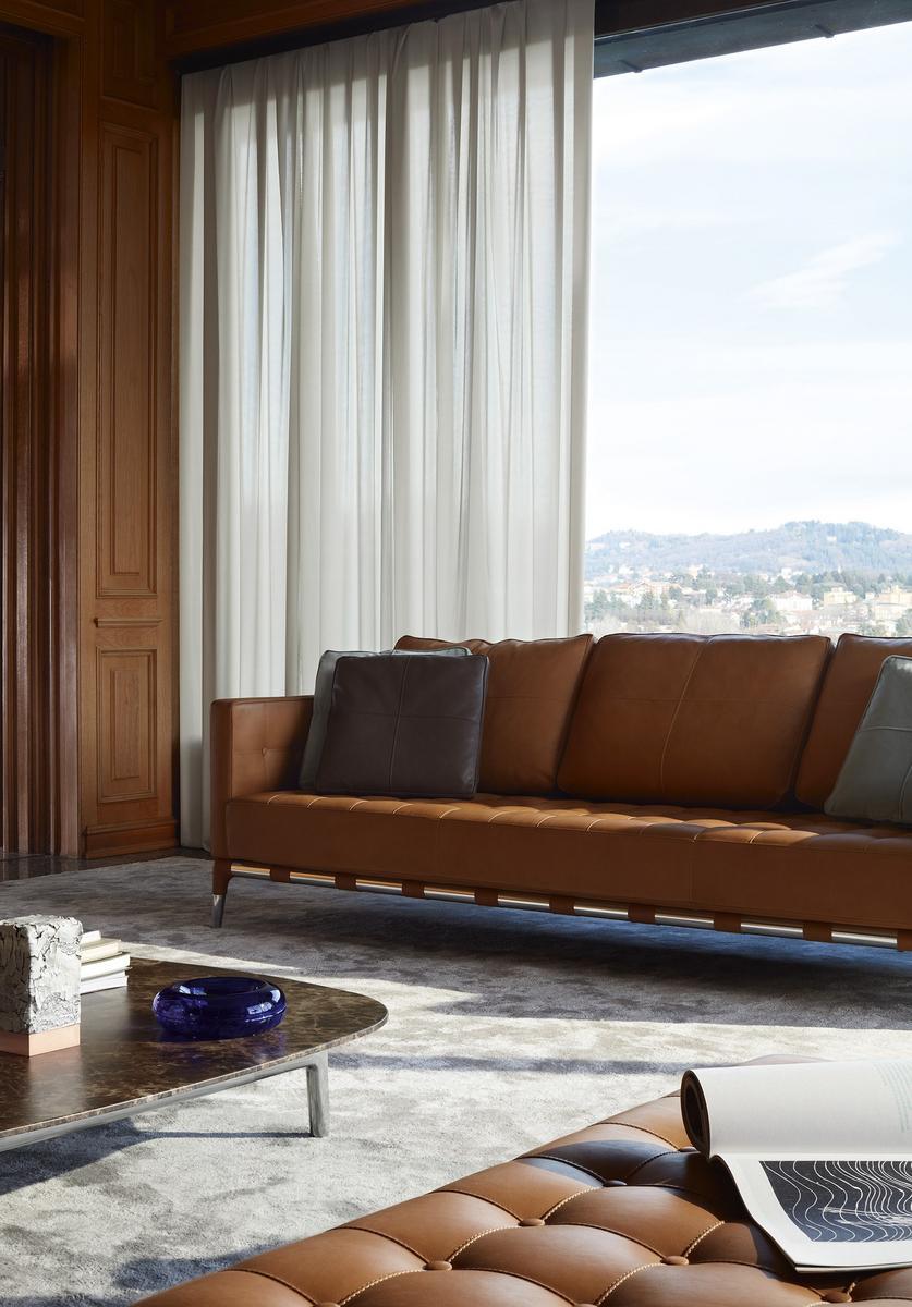 Tufted leather sofa | 241 Privè Divano by Cassina