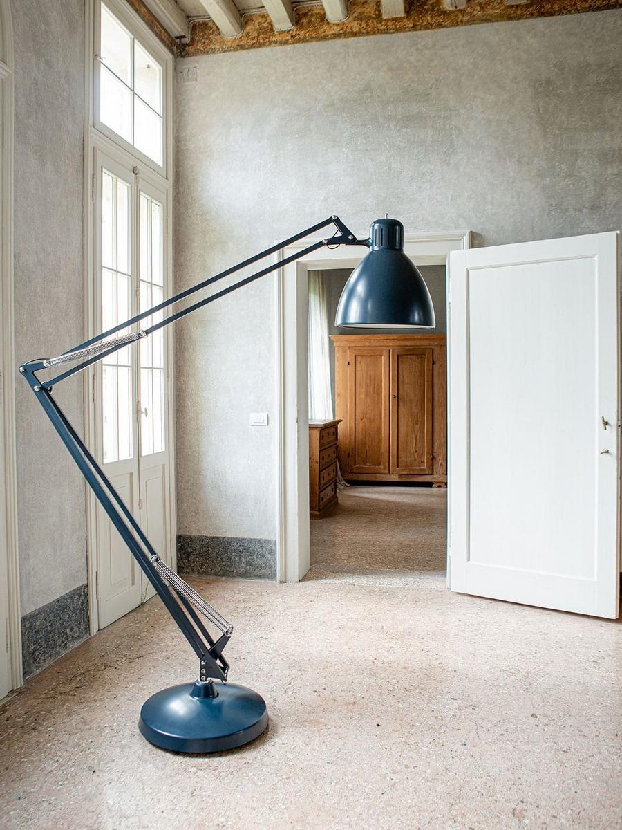 LED adjustable aluminium floor lamp | Jj Big by Leucos