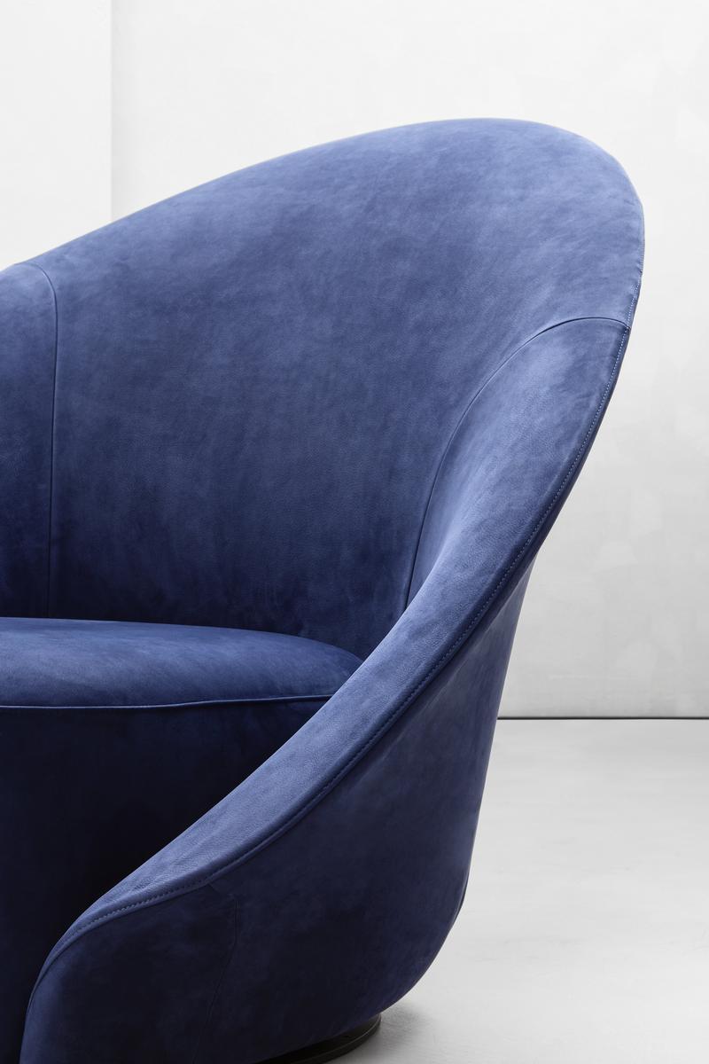 Swivel upholstered easy chair | Lilia by Flou
