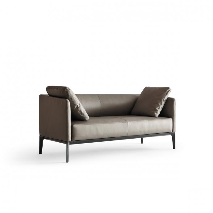 Leather sofa | Camden by Molteni
