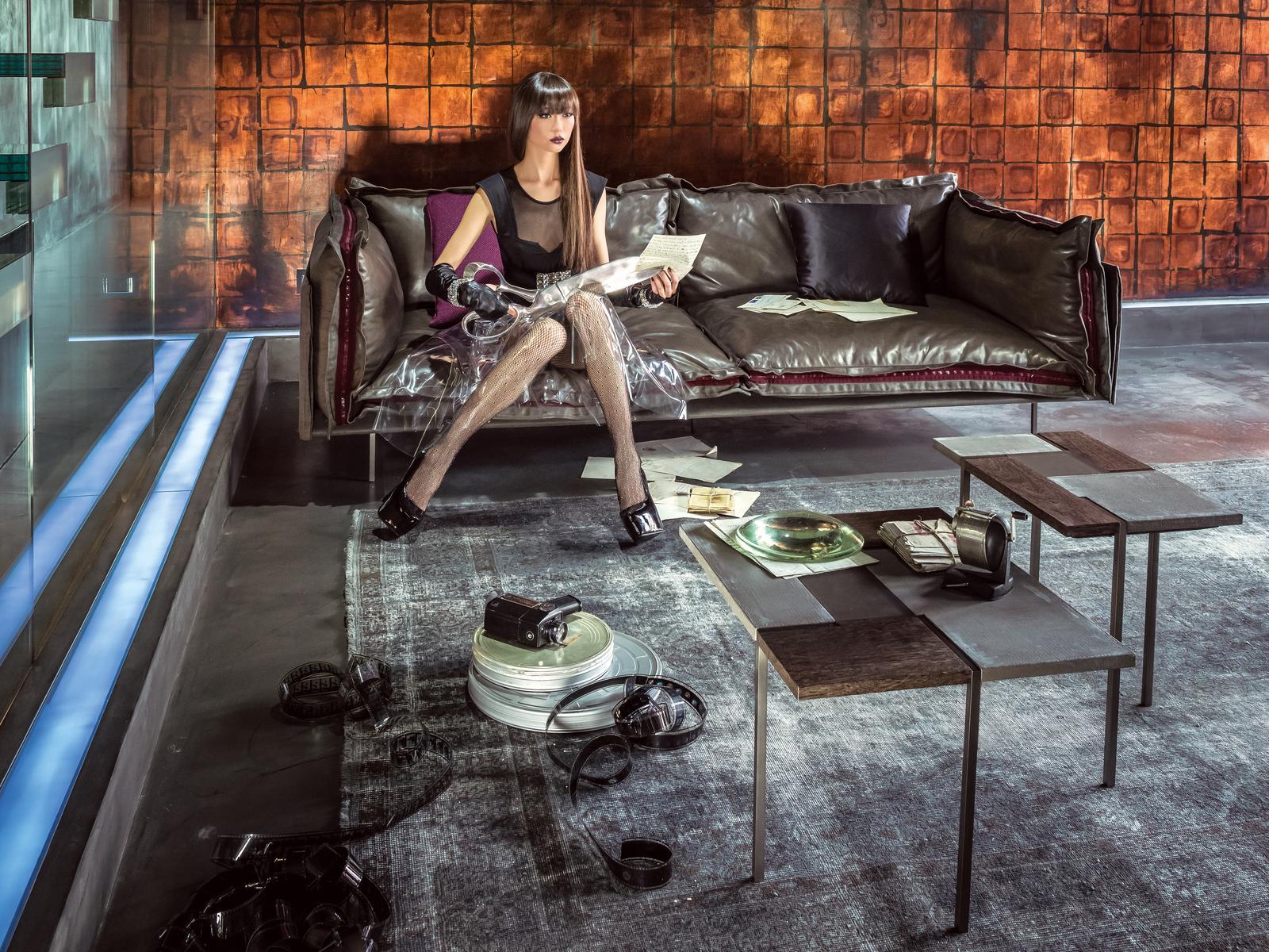 2 seater leather sofa | Auto-reverse by Arketipo