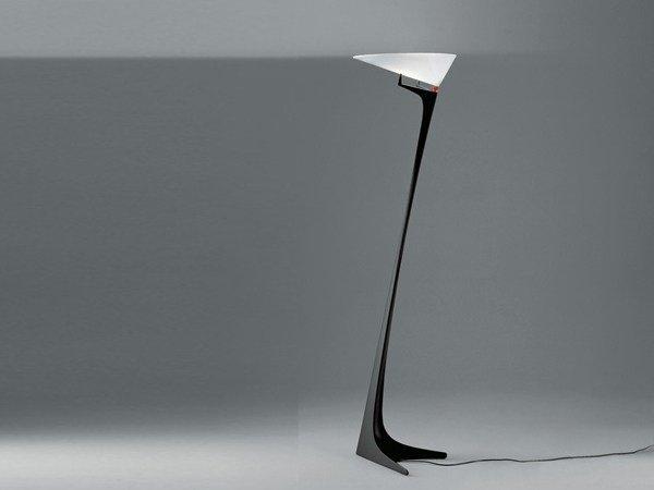 Indirect light floor lamp | Montjuic by Artemide