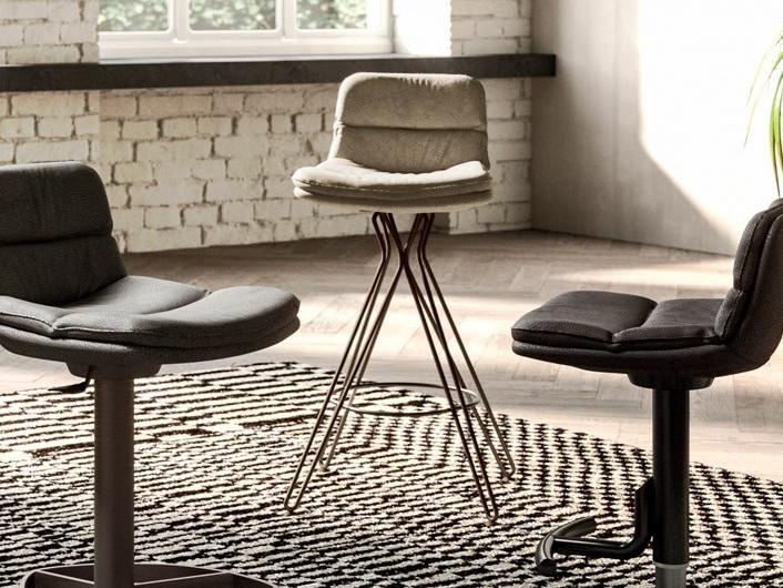 High stool in leather and metal with footrest | Morgan by Ozzio Italia