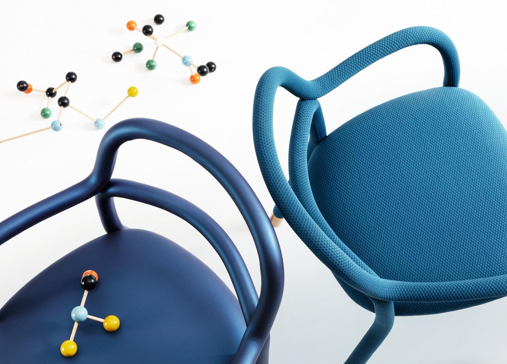 Armchair with four legs frame upholstered in fabric | Pippi P by Midj