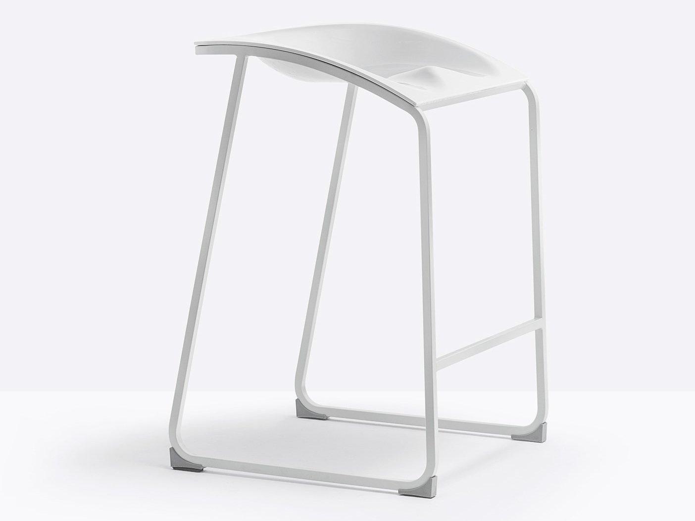 Sled base steel stool with footrest | Arod 500 by Pedrali