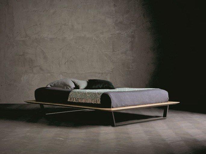Solid wood double bed | Diamante Trapezio by Altacorte