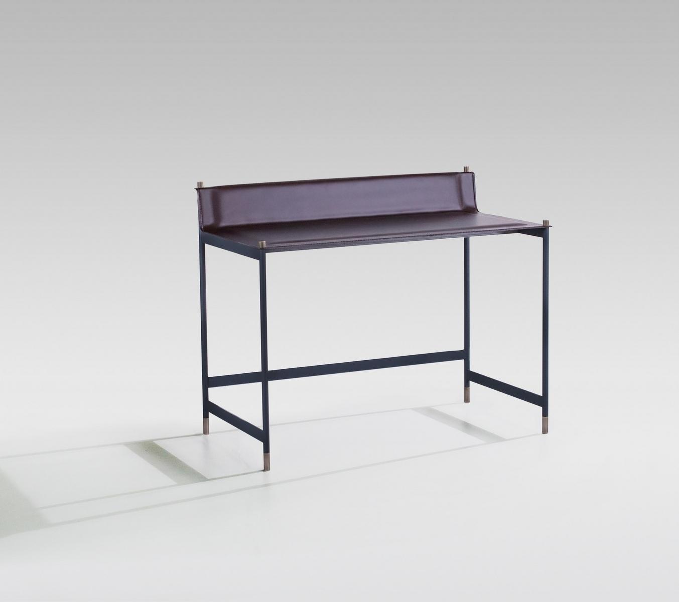 Cuoietto leather secretary desk | Terrazzo by Potocco