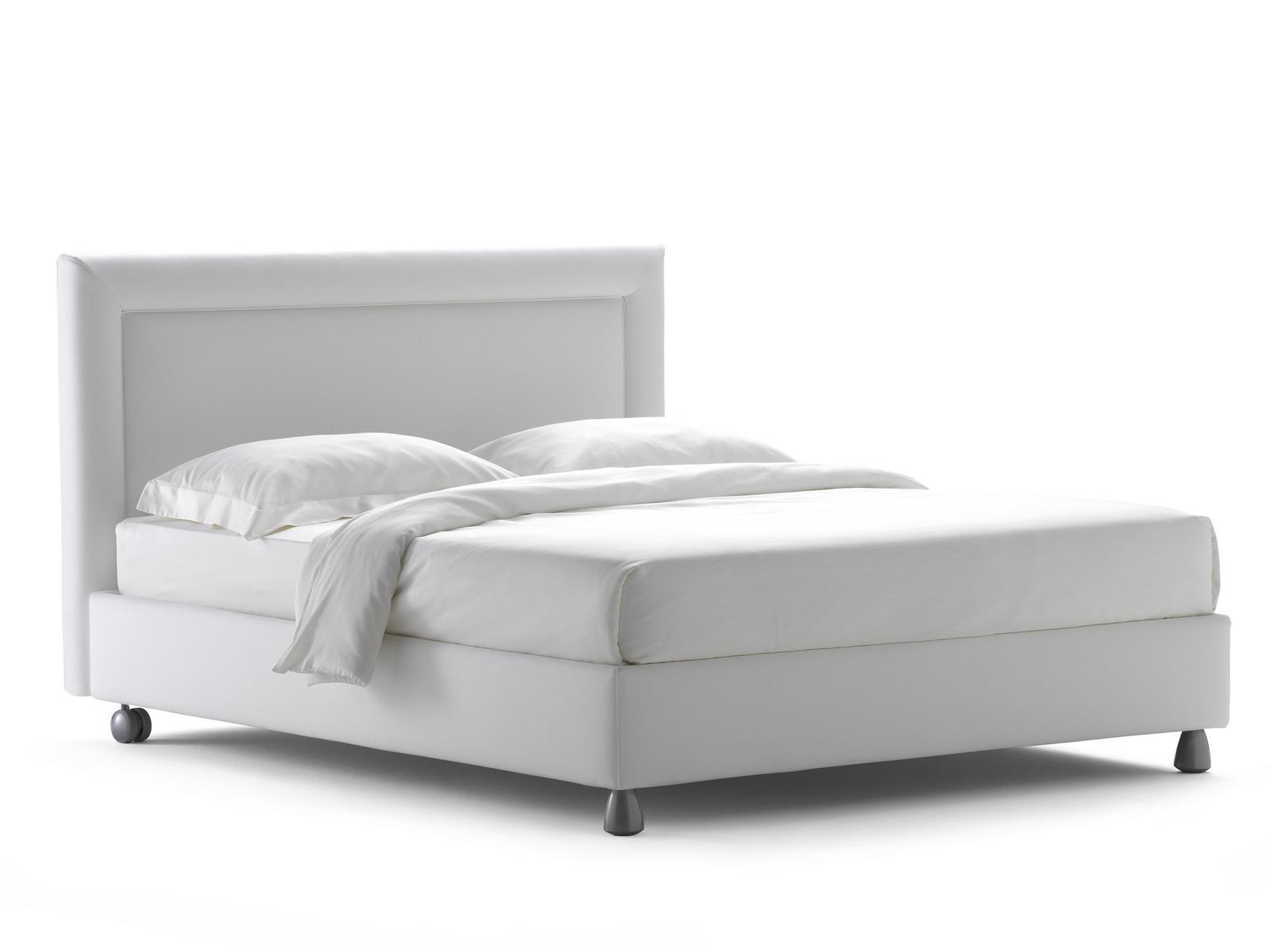 Double bed with upholstered headboard | Pochette Pure by Flou