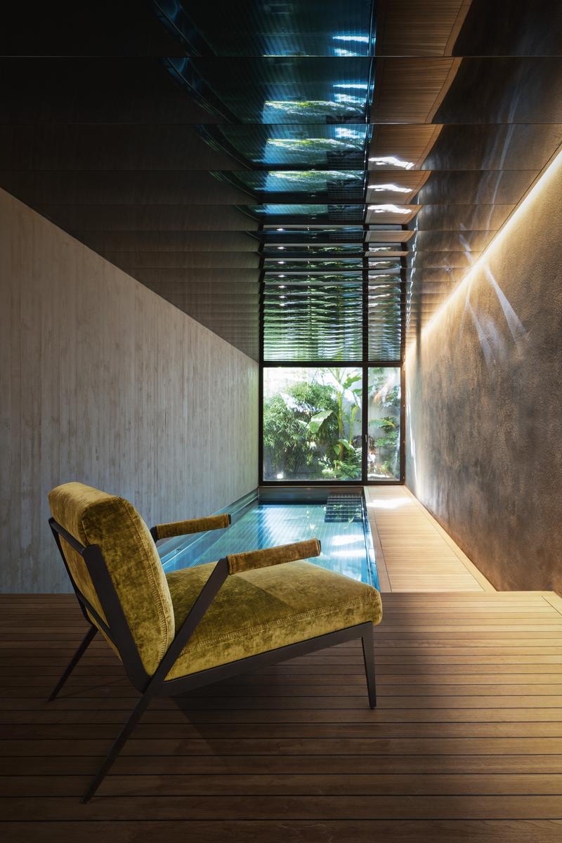 Armchair with armrests | Lima by Nicoline