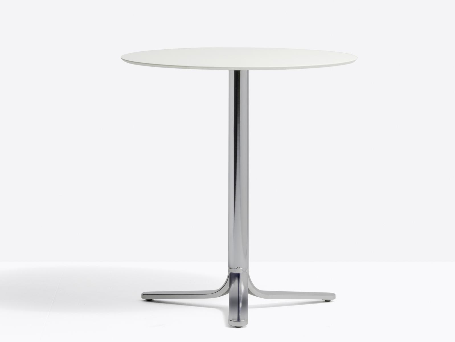 Aluminium high table with 3-star base | Fluxo 5460 by Pedrali
