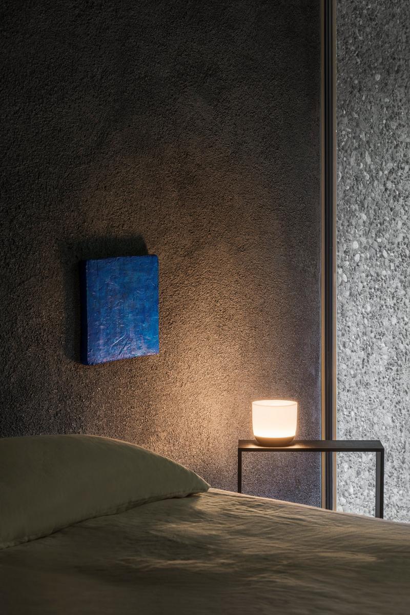 LED direct light table lamp | Gaku Wire by Flos