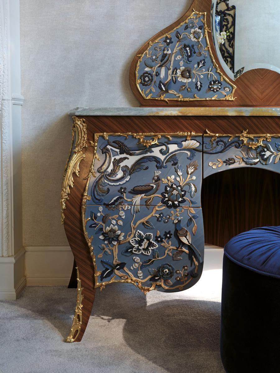 3690 Wooden dressing table