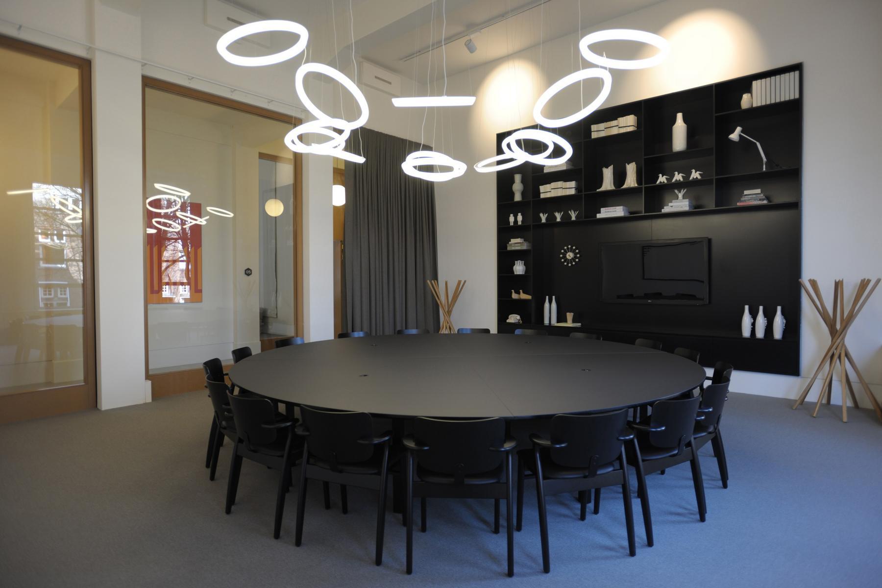 Methacrylate pendant lamp | Halo Circular by Vibia