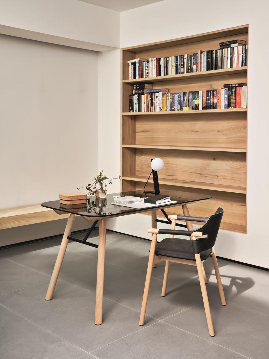 LED indirect light painted metal table lamp | Suspense by Midj